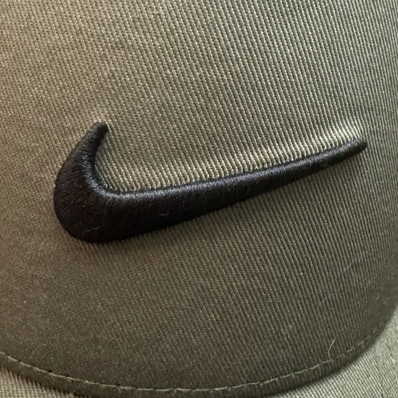 Mens Nike Olive Green Trucker Hat Size M/L - Picture 9 of 16